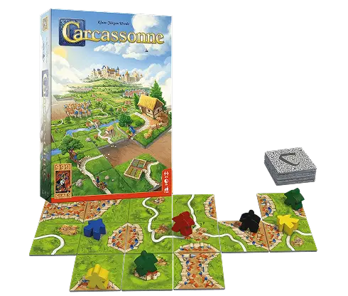 Pudełko gry planszowej Carcassonne z przedstawionymi w środku kafelkami i pionkami, średniowieczna gra strategiczna polegająca na układaniu kafli.